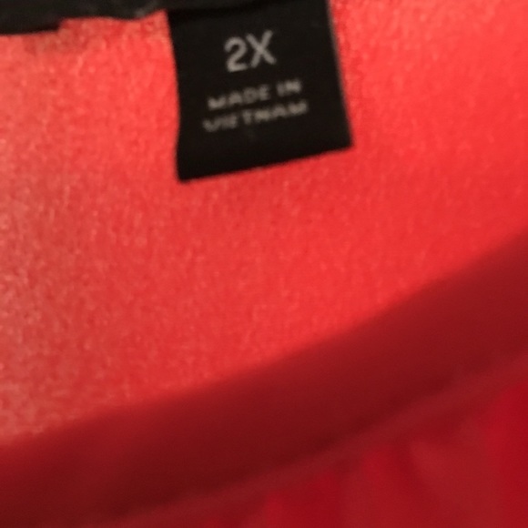 Red top - Picture 2 of 2